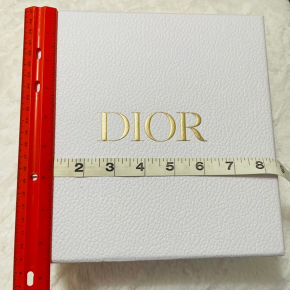 Dior Gift Box - Picture 2 of 11